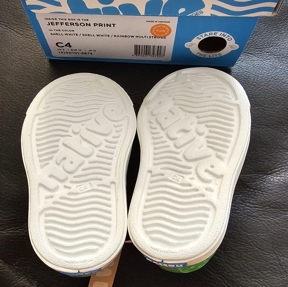 Native Jefferson Water Shoes Shell White/Rainbow Multi Stripes Unisex Size 4 NEW